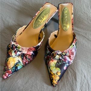 NWOT floral satin heels